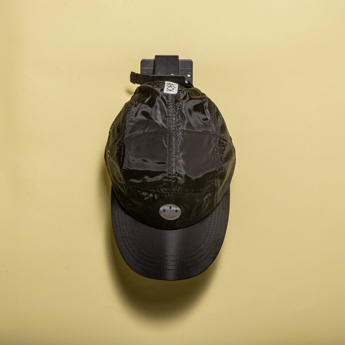SMILEY REFL CAP
