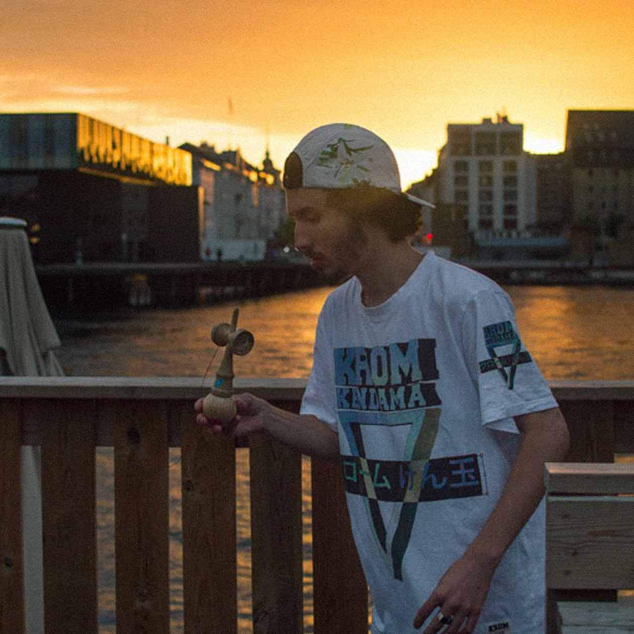 • KROM KENDAMA • BONZ ATRON