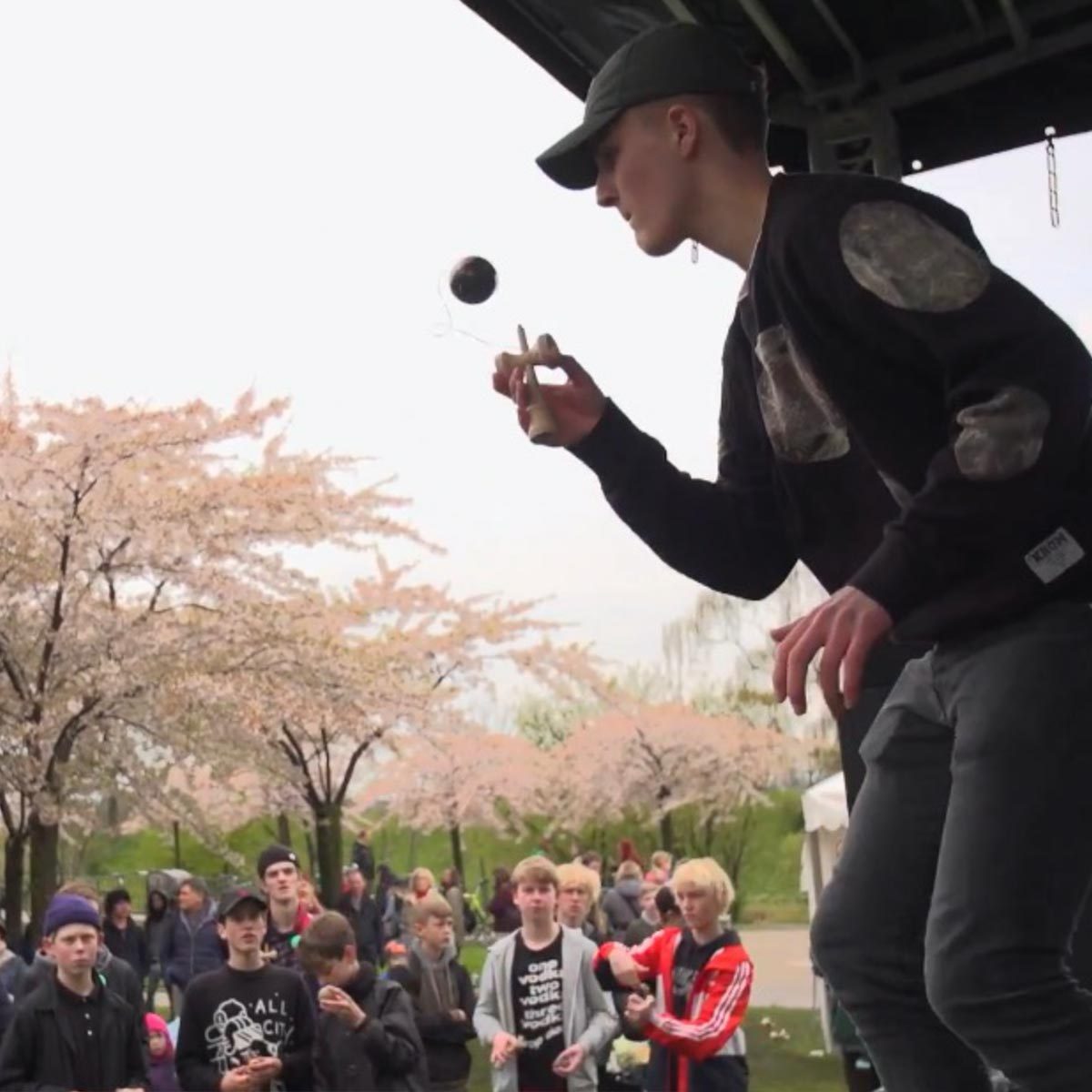 • KROM KENDAMA • LUKAS SANDGREN