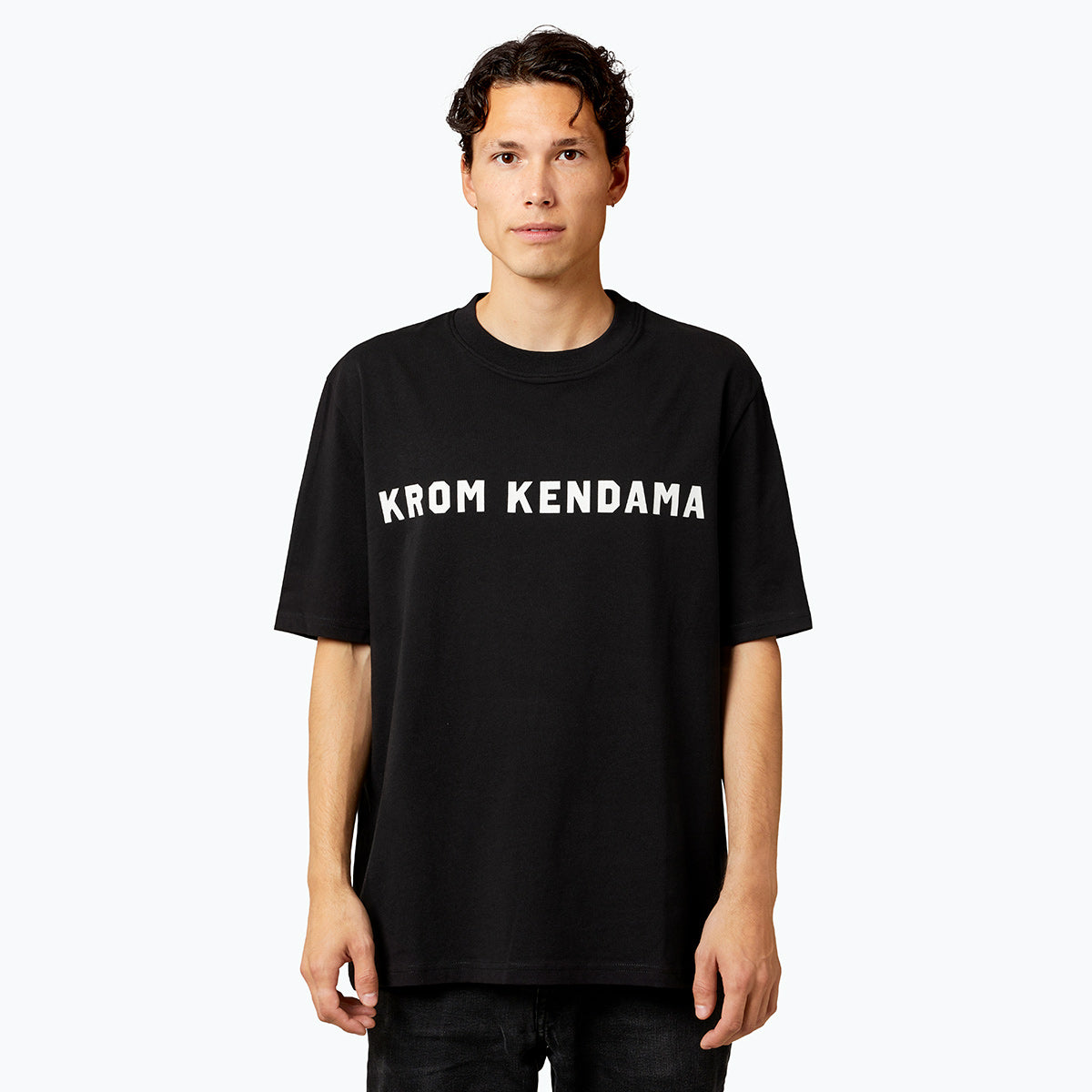 KROM PLAY LIFE COLLECTION MAIN MODEL PICTURE T SHIRT BLACK